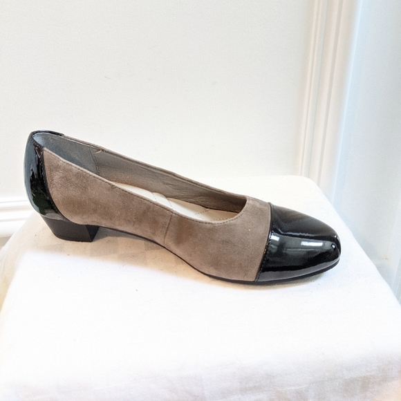 Suede flats by Auditions - Picture 4 of 14